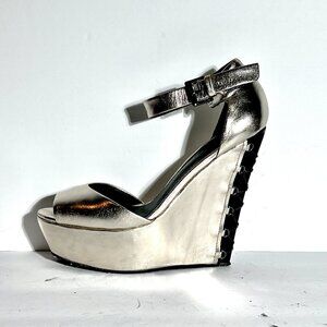 Rock & Republic Soft Pewter Gold Wedge Leather Corset Heel Sz 8